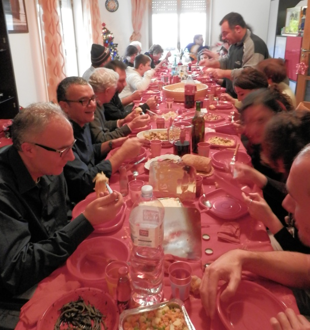 SicilianHousewife - lots of italian people having dinner