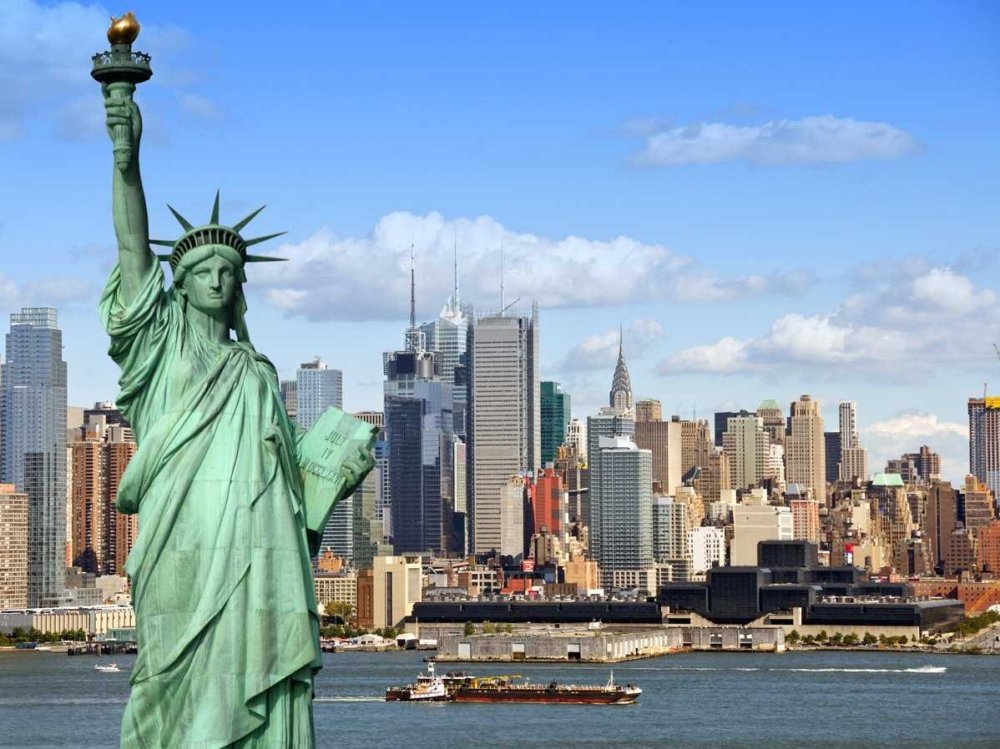 6793new-york-city-skyline-and-statue-of-liberty-2
